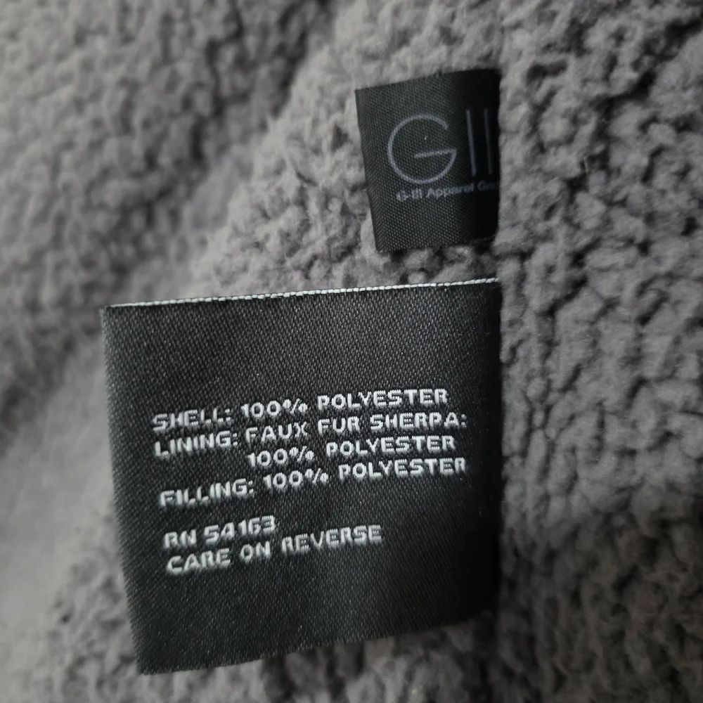 Kenneth Cole stylish quilted